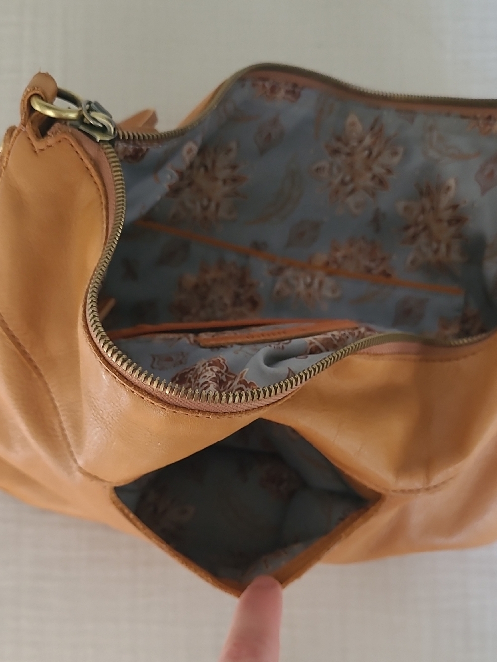 HOBO Crossbody - Picture 7 of 10